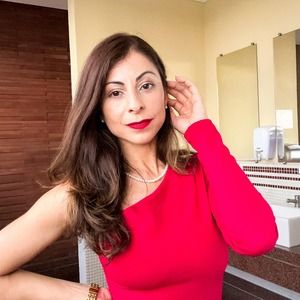 Meet your Posher, Ielaine